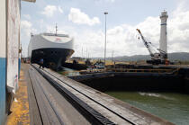 Lock on Panama Canal. © Philip Plisson / Pêcheur d’Images / AA14236 - Photo Galleries - Panama Canal