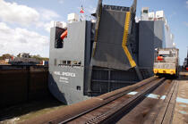 Lock on Panama Canal. © Philip Plisson / Plisson La Trinité / AA14241 - Photo Galleries - Rail transport
