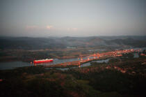 Le canal de Panama. © Philip Plisson / Plisson La Trinité / AA14258 - Nos reportages photos - Ecluse