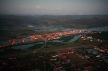 Le canal de Panama. © Philip Plisson / Plisson La Trinité / AA14259 - Nos reportages photos - Ecluse