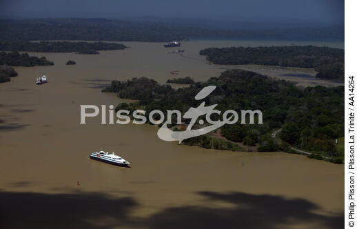 Panama Canal. - © Philip Plisson / Plisson La Trinité / AA14264 - Photo Galleries - Site of interest [Panama]