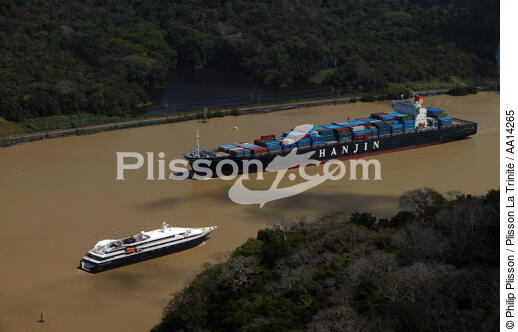 Le canal de Panama. - © Philip Plisson / Plisson La Trinité / AA14265 - Nos reportages photos - Paquebot