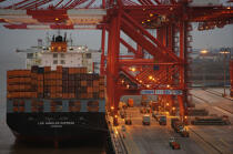 Containership in Shanghai. © Philip Plisson / Plisson La Trinité / AA14272 - Photo Galleries - CMA CGM Marco Polo