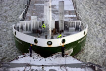 Brise glace en mer Baltique. © Philip Plisson / Pêcheur d’Images / AA14299 - Nos reportages photos - Brise Glace en mer Baltique