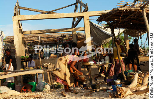 Anakao - Madagascar. - © Philip Plisson / Plisson La Trinité / AA14352 - Nos reportages photos - Cabane