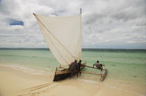 Anakao - Madagascar. © Philip Plisson / Plisson La Trinité / AA14372 - Photo Galleries - Man