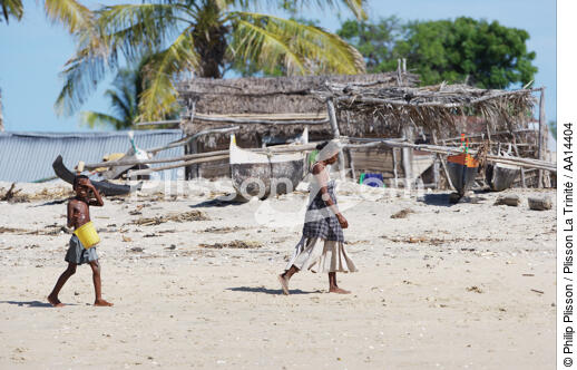Anakao - Madagascar. - © Philip Plisson / Plisson La Trinité / AA14404 - Nos reportages photos - Femme