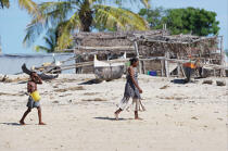 Anakao - Madagascar. © Philip Plisson / Plisson La Trinité / AA14404 - Photo Galleries - Woman
