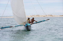Anakao - Madagascar. © Philip Plisson / Plisson La Trinité / AA14436 - Photo Galleries - Rowing boat
