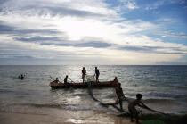 Ifaty - Madagascar. © Philip Plisson / Plisson La Trinité / AA14596 - Photo Galleries - Fishing with a seine 