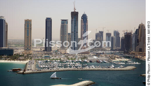 The marina of Dubai. - © Philip Plisson / Plisson La Trinité / AA14913 - Photo Galleries - Sky-scraper