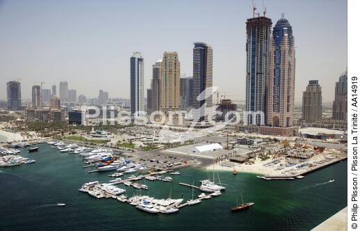 Dubaï et sa marina. - © Philip Plisson / Plisson La Trinité / AA14919 - Nos reportages photos - Gratte-ciel