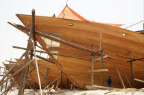 Construction of dhow in Dubai. © Philip Plisson / Plisson La Trinité / AA14933 - Photo Galleries - Boat and shipbuilding