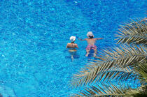 Swimming pool in Dubai. © Philip Plisson / Plisson La Trinité / AA14949 - Photo Galleries - Woman