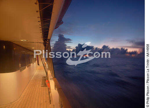 Cruising on The Ponant. - © Philip Plisson / Plisson La Trinité / AA14958 - Photo Galleries - Seychelles
