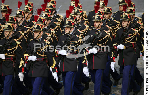 Republican guard. Champs Elysées. - © Philip Plisson / Plisson La Trinité / AA15098 - Photo Galleries - Parade