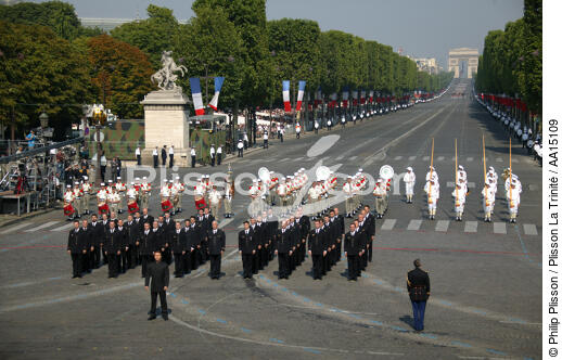 Champs-Élysées. Défilé du 14 juillet - © Philip Plisson / Plisson La Trinité / AA15109 - Nos reportages photos - Paris