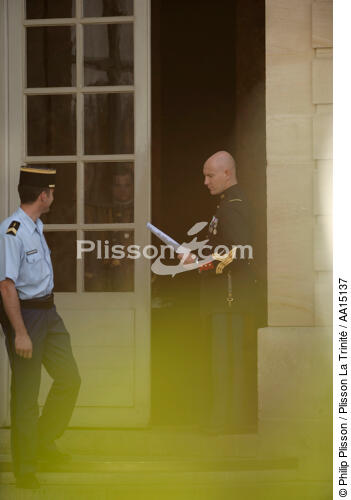 Republican guard. Hôtel Matignon. - © Philip Plisson / Plisson La Trinité / AA15137 - Photo Galleries - Land activity