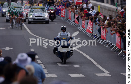 Tour de France 2005, escadron motocycliste - © Philip Plisson / Plisson La Trinité / AA15185 - Nos reportages photos - Transport routier