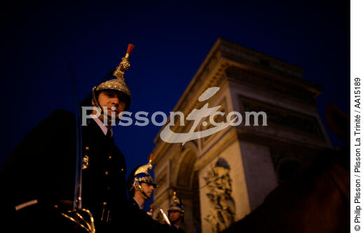 Entrainement de nuit avant le défilé du 14 juillet - © Philip Plisson / Plisson La Trinité / AA15189 - Nos reportages photos - Arc de Triomphe