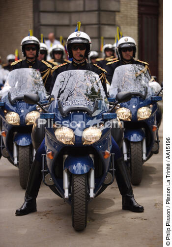 Escadron motocycliste, peloton d'acrobatie - © Philip Plisson / Plisson La Trinité / AA15196 - Nos reportages photos - Transport routier