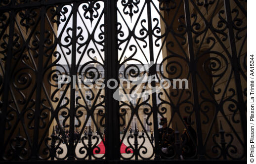 Republican guard. Palais de l'Elysée. - © Philip Plisson / Plisson La Trinité / AA15344 - Photo Galleries - Ile-de-France