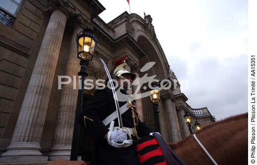 Republican guard. Palais de l'Elysée - © Philip Plisson / Plisson La Trinité / AA15351 - Photo Galleries - Républican Guard