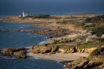 Pointe de chats on Groix island © Philip Plisson / Plisson La Trinité / AA15677 - Photo Galleries - Lighthouse [56]