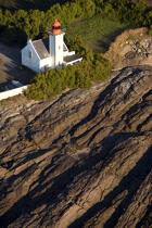 Pointe des chats lighthouse on Groix island © Philip Plisson / Plisson La Trinité / AA15679 - Photo Galleries - Island [56]