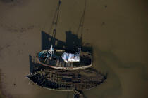 Shipwreck on the Blavet river. © Philip Plisson / Plisson La Trinité / AA15689 - Photo Galleries - River [56]