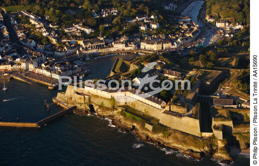 Le Palais fort and village on Belle île island - © Philip Plisson / Plisson La Trinité / AA15690 - Photo Galleries - Palate