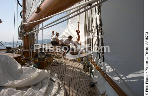 On board Eléonora - © Philip Plisson / Plisson La Trinité / AA15703 - Photo Galleries - Gaff schooner