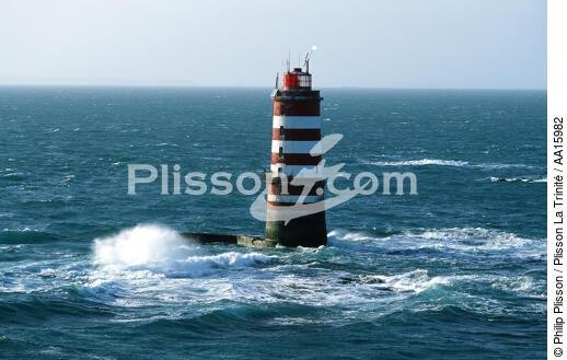 Le phare du Grand Léjon dans les Côtes d'Armor. - © Philip Plisson / Plisson La Trinité / AA15982 - Nos reportages photos - Phare [22]