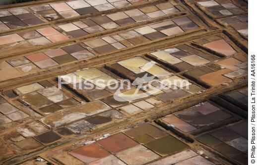 Salt production south Tuléar - © Philip Plisson / Plisson La Trinité / AA16166 - Photo Galleries - Interior landscape