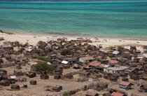 Malagasy shore north of Tuléar © Philip Plisson / Plisson La Trinité / AA16181 - Photo Galleries - Lagoon