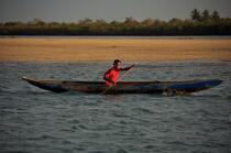 Morondava © Philip Plisson / Plisson La Trinité / AA16303 - Photo Galleries - Rowing boat