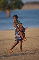Belo sur mer © Philip Plisson / Plisson La Trinité / AA16370 - Nos reportages photos - Enfant
