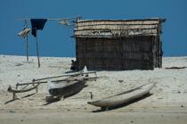 Belo sur mer © Philip Plisson / Plisson La Trinité / AA16408 - Photo Galleries - Town [Madagascar]