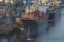 Le port de Lorient. © Philip Plisson / Plisson La Trinité / AA16756 - Nos reportages photos - Ville [56]