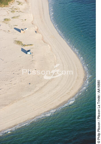 La plage des Grands Sables à Groix, la seule plage convexe d'Europe. - © Philip Plisson / Plisson La Trinité / AA16880 - Nos reportages photos - Ile [56]