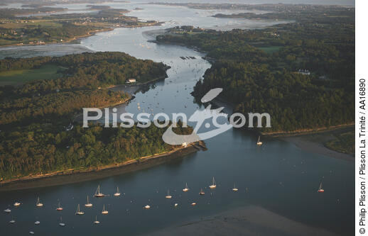 Auray river in the Gulf of Morbihan. - © Philip Plisson / Plisson La Trinité / AA16890 - Photo Galleries - River [56]