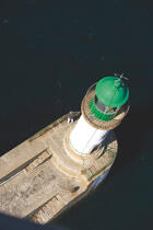 Feu de port de Port-Tudy à Groix. © Philip Plisson / Plisson La Trinité / AA16893 - Nos reportages photos - Le Morbihan à tire d'ailes Photos de Philip Plisson