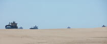Oil tanker in front of Fos-sur-mer © Guillaume Plisson / Plisson La Trinité / AA16955 - Photo Galleries - Sand