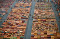 Pirea Container terminal © Philip Plisson / Plisson La Trinité / AA16961 - Photo Galleries - CMA CGM Marco Polo