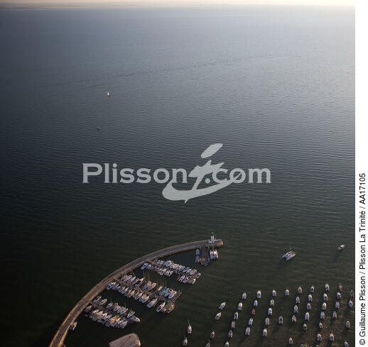 La Flotte sur l'ile de Ré - © Guillaume Plisson / Plisson La Trinité / AA17105 - Nos reportages photos - Format carré