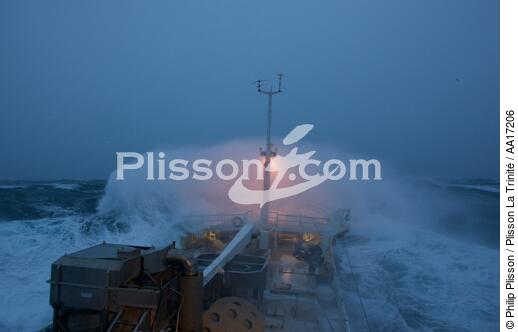 Capelin fishing in Iceland. - © Philip Plisson / Plisson La Trinité / AA17206 - Photo Galleries - Storms