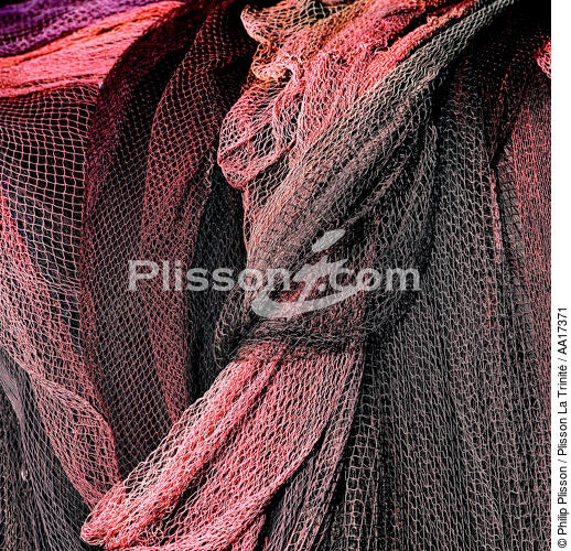 Redes rojos. - © Philip Plisson / Plisson La Trinité / AA17371 - Nos reportages photos - Filet de pêche