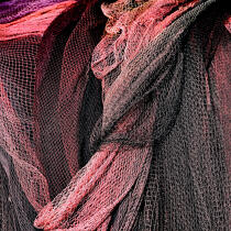 Redes rojos. © Philip Plisson / Plisson La Trinité / AA17371 - Photo Galleries - Fishing nets