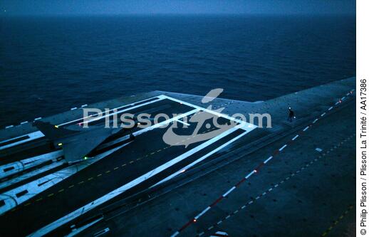 Aboard the aircraft carrier Charles de Gaulle - © Philip Plisson / Plisson La Trinité / AA17386 - Photo Galleries - The Navy