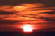 Lever de Soleil en méditeranée © Philip Plisson / Plisson La Trinité / AA17425 - Nos reportages photos - Astre